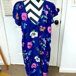 Old Navy Floral dress size XL hits right above knee